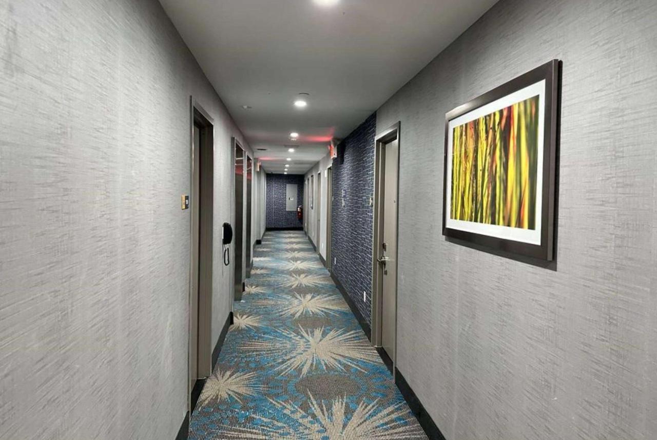 Days Inn By Wyndham Brooklyn Eastern Parkway Nueva York Exterior foto